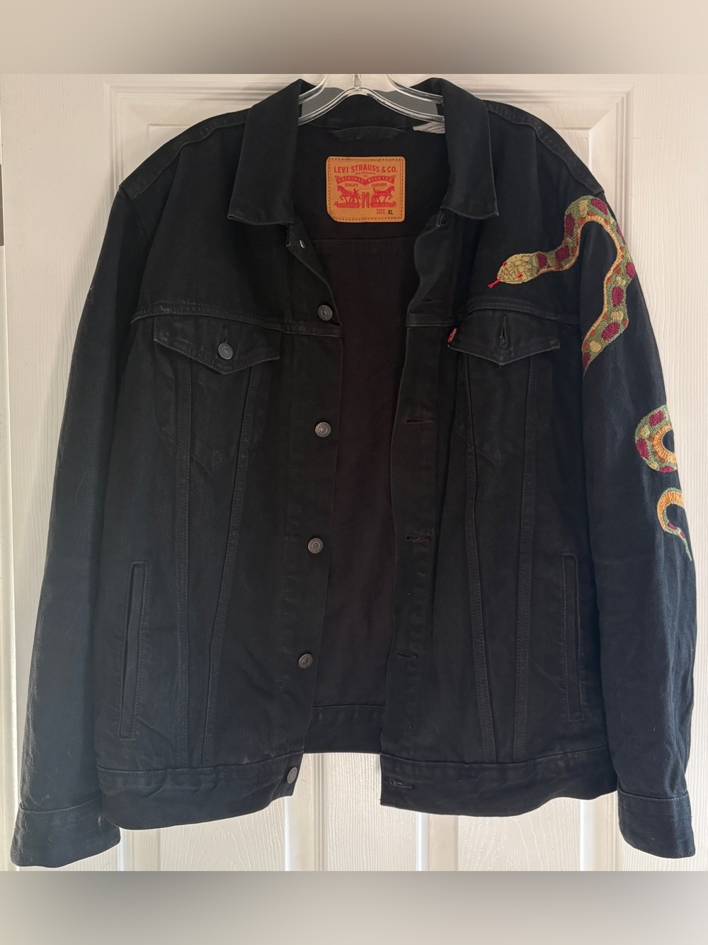 Levi's Embroidered Snake Sleeve Black Trucker Jean Jacket XLarge XL
